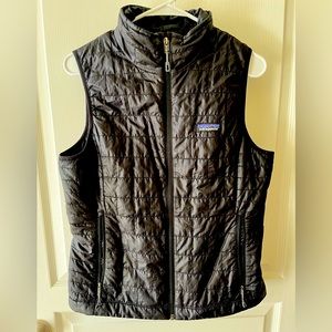 Patagonia women’s nano puff vest